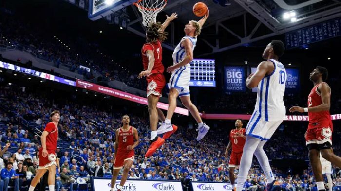 No. 9 Kentucky rolls past Valpo 107-59!